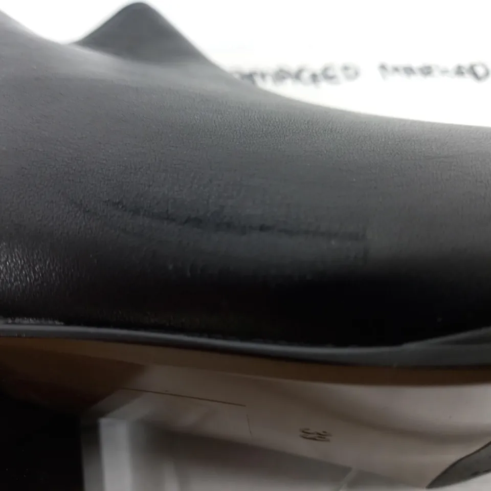 PAIR OF MODA IN PELLE LILITH ANKLE BOOTS BLACK LEATHER SIZE 6