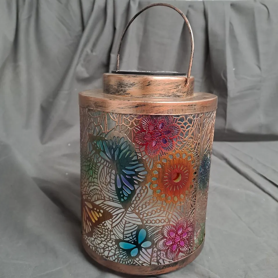 BOXED GARDEN REFLECTIONS RECHARGEABLE BUTTERFLY LANTERN