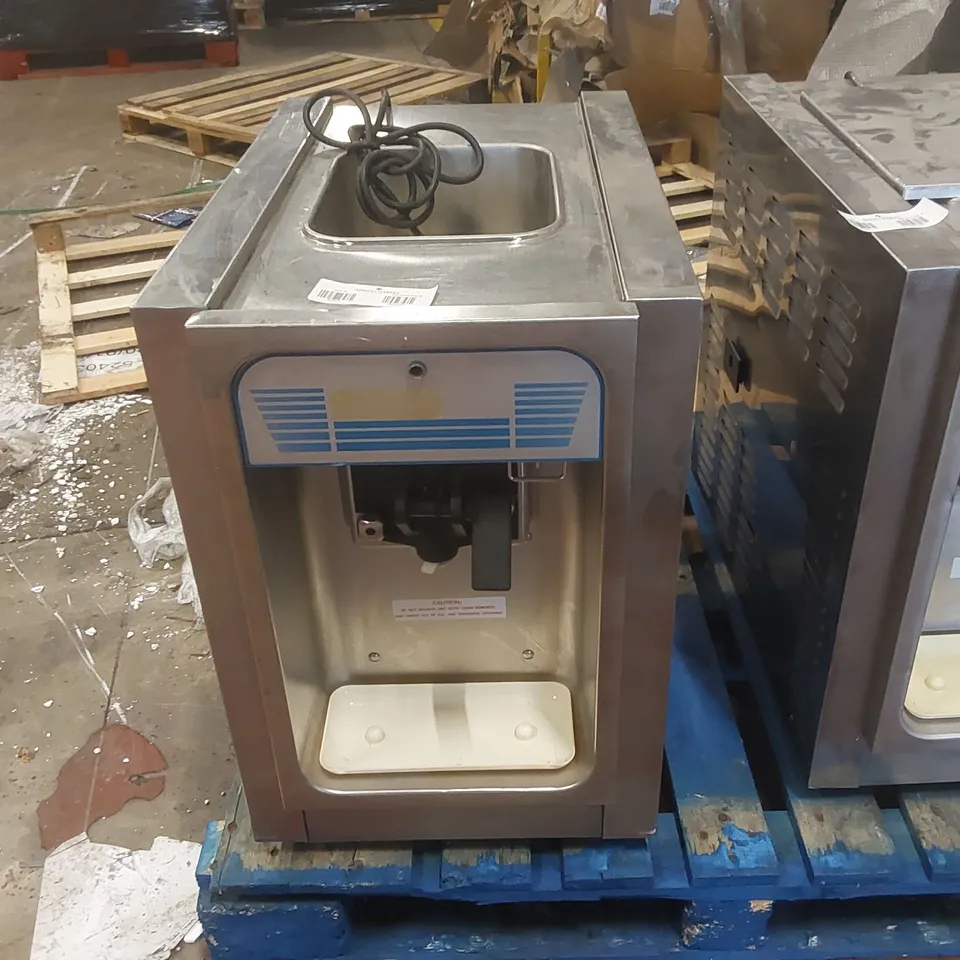 TAYLOR COMMERCIAL ICE CREAM MACHINE