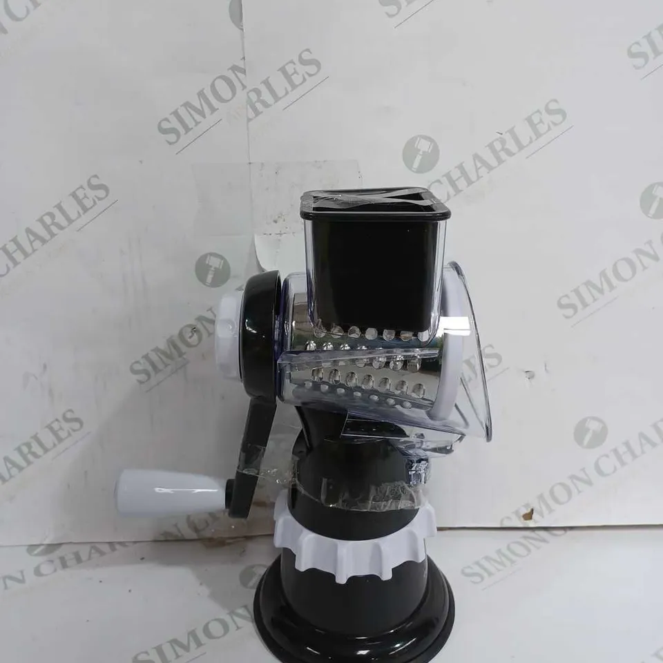 COOKS ESSENTIALS GRATRER AND SLICER