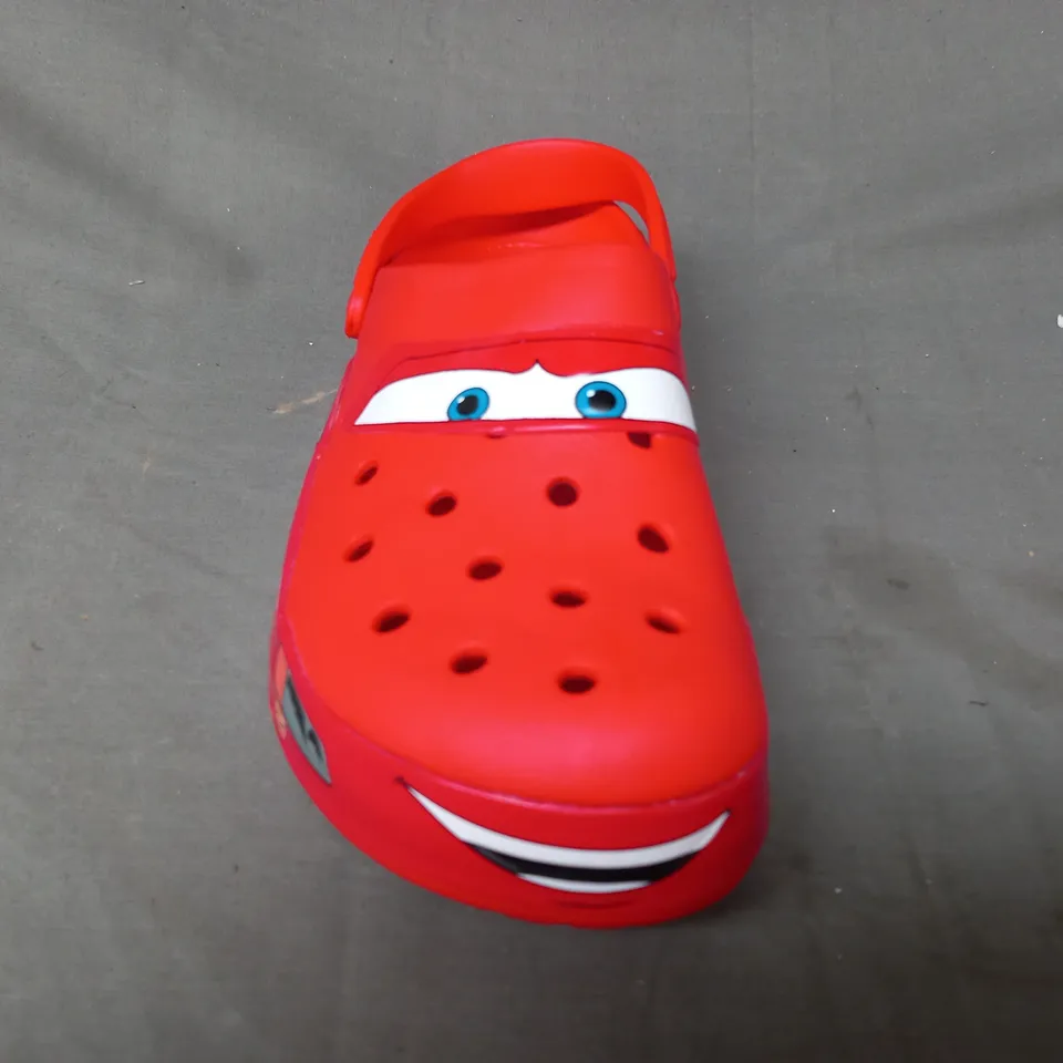 PAIR OF CROCS LIGHTNING MCQUEEN CLOGS UK SIZE M9/W10
