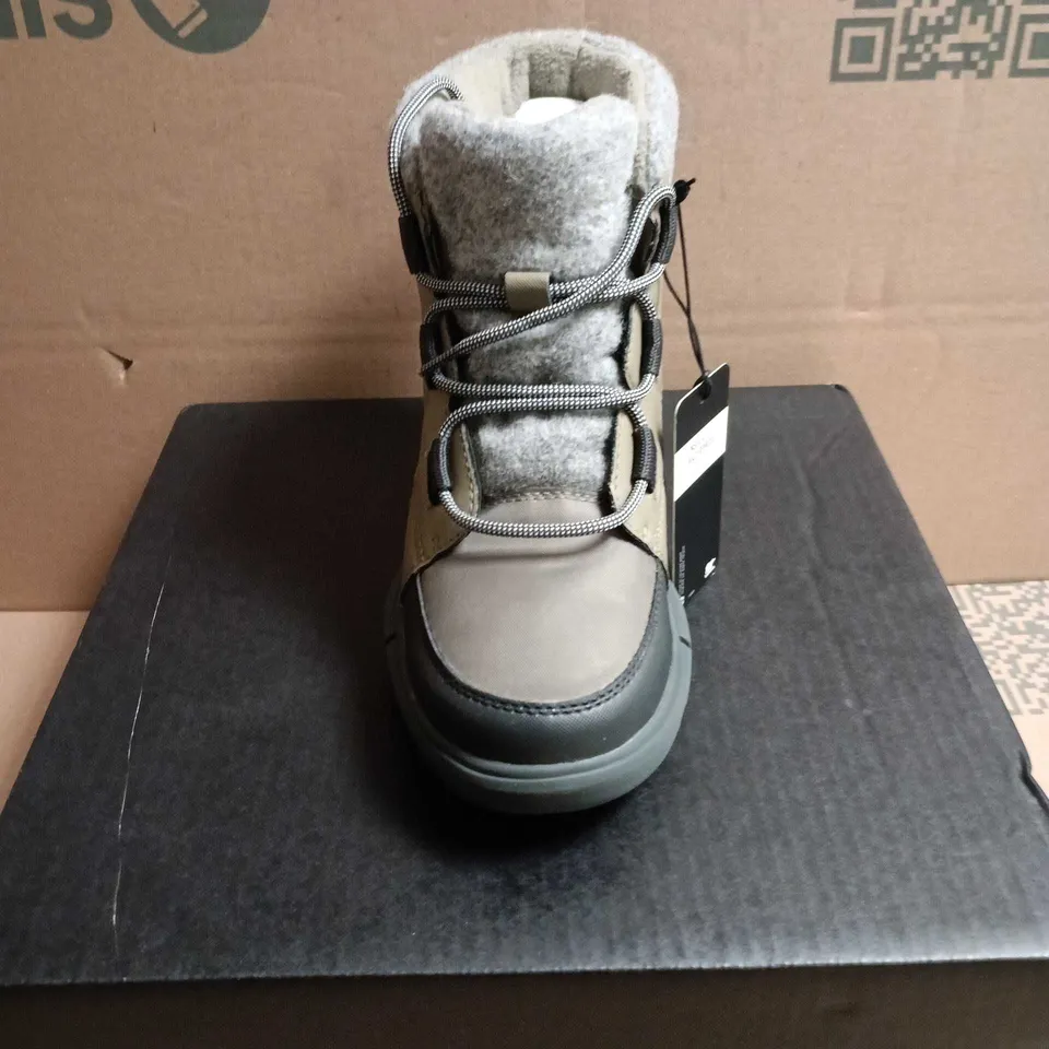 BOXED PAIR OF SOREL EXPLORER II CARNIVAL FELT WP BOOTS – WOMEN'S UK 7 
