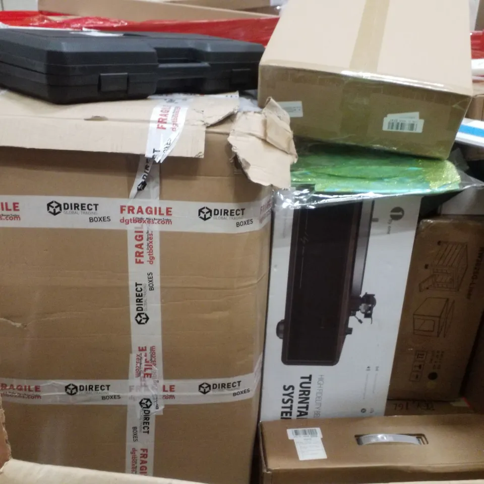 PALLET CONTAINING ASSORTED PRODUCTS INCLUDING TRIPLE ARM MONITOR DESK MOUNT, ULTRATHIN BACK MASSAGER, RETRACTABLE SAFETY GATE, FITNESS TRAMPOLINE & TURNTABLE SYSTEM