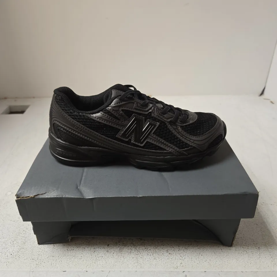 NEW BALANCE RUNNING SHOES – BLACK MESH, MEN'S UK 2.5