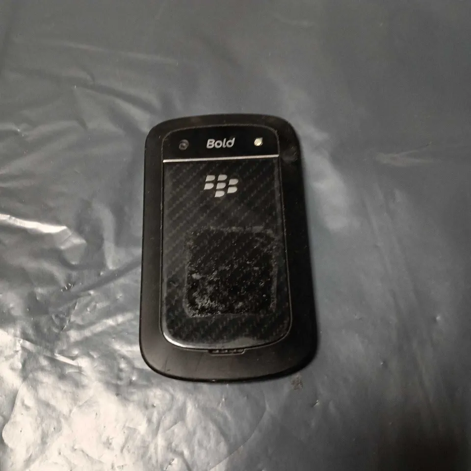  BLACKBERRY BOLD SMARTPHONE WITH QWERTY KEYBOARDS
