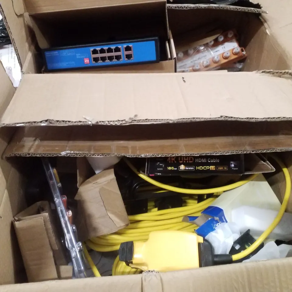 PALLET CONTAINING ASSORTED ELECTRICAL PRODUCTS INCLUDING 1.5M TRIPLE PHONO CABLES, 2 PHONO TO 2 PHONO CABLE & EXTENSION CORD