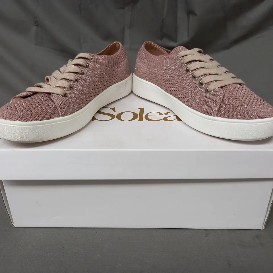 BOXED PAIR OF SOLEA MILLY SNEAKERS IN PINK EU SIZE 36