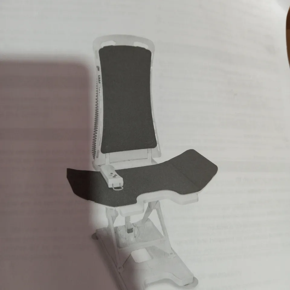 DRIVE BELLAVITA LIGHTWEIGHT RECLINING BATH LIFT WITH WHITE COVERS