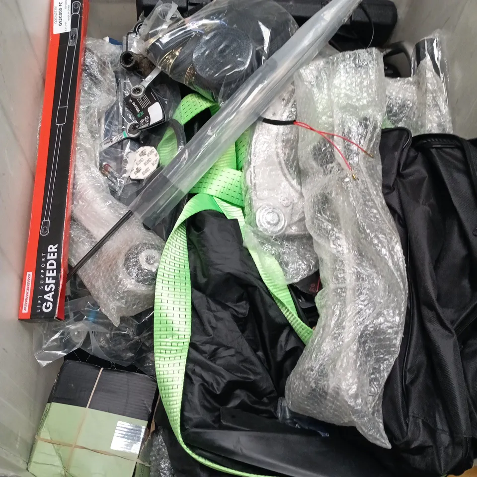 CAGE OF APPROXIMATELY 20 ASSORTED VEHICLE PARTS TO INCLUDE LIFT SUPPORT GASFEDER, RATCHET STRAPS, ETC - COLLECTION ONLY