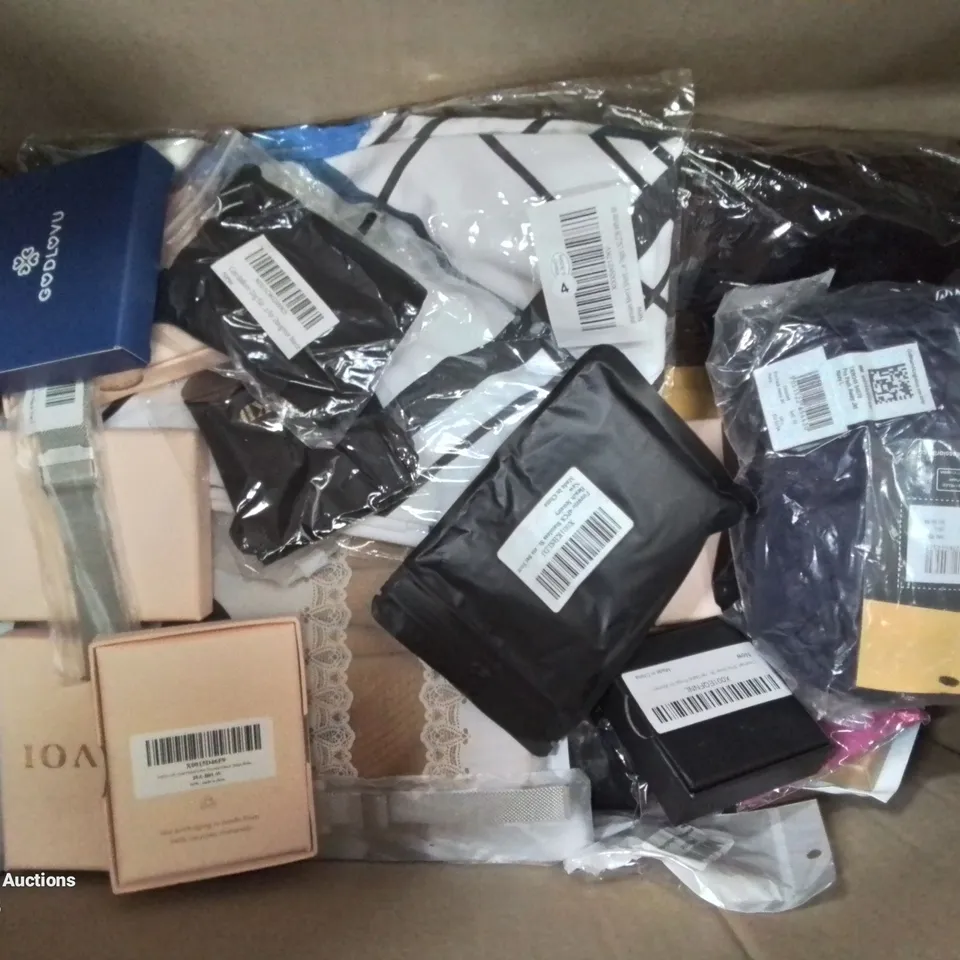 BOX CONTAINING LARGE AMOUNT OF FASHION ITEMS, CLOTHING, SILVER PLATE/STERLING SILVER DRESS UP/COSTUME JEWELLERY ETC.