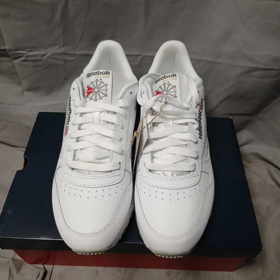 REEBOK CLASSIC LEATHER UNISEX SNEAKERS – UK 7.5 (US MEN 8.5) – WHITE LEATHER