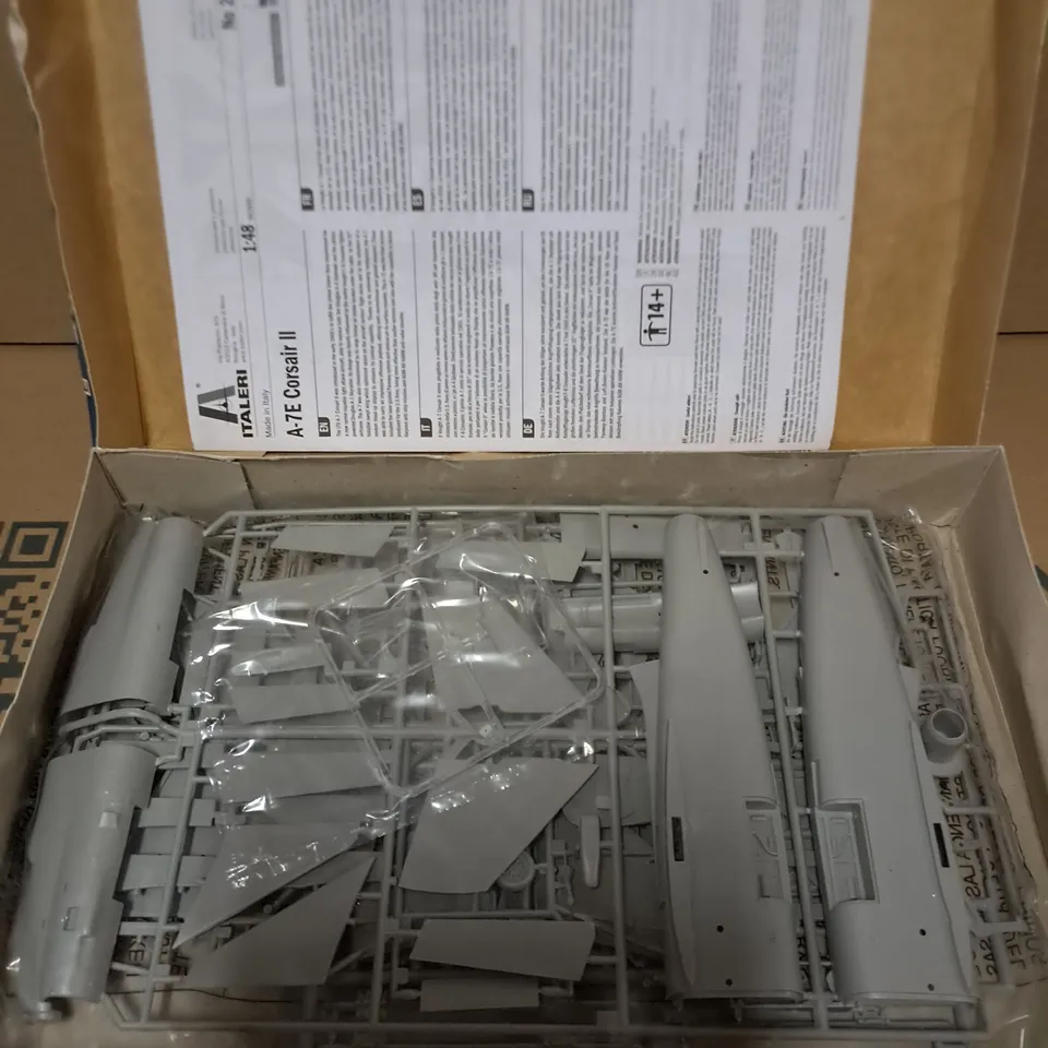 BOXED ITALERI A-7E CORSAIR 2 1:48  SCALE AIR FIX KIT