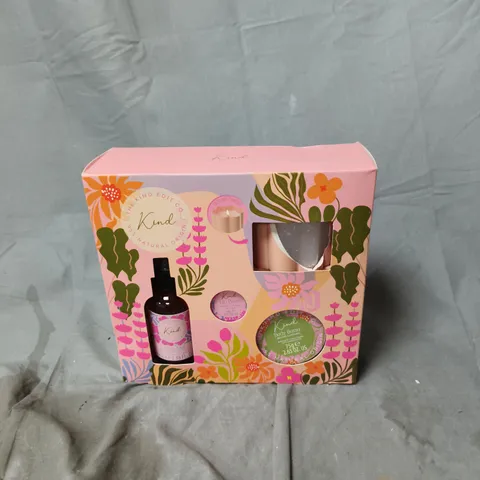 KIND FLORAL GIFT SET β LIP BALM & BODY BUTTER (BOXED)