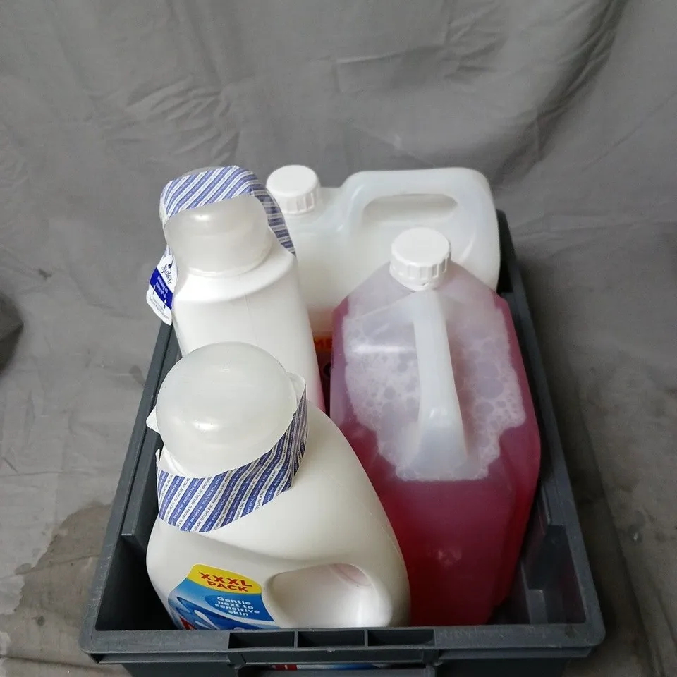 APPROXIMATELY 4 ASSORTED HOUSEHOLD LIQUID PRODUCTS TO INCLUDE PERSIL NON BIO XXXL, INSTA GLOSS ENHANCING WAX ADDITIVE, COMFORT PURE MEGA PACK ETC