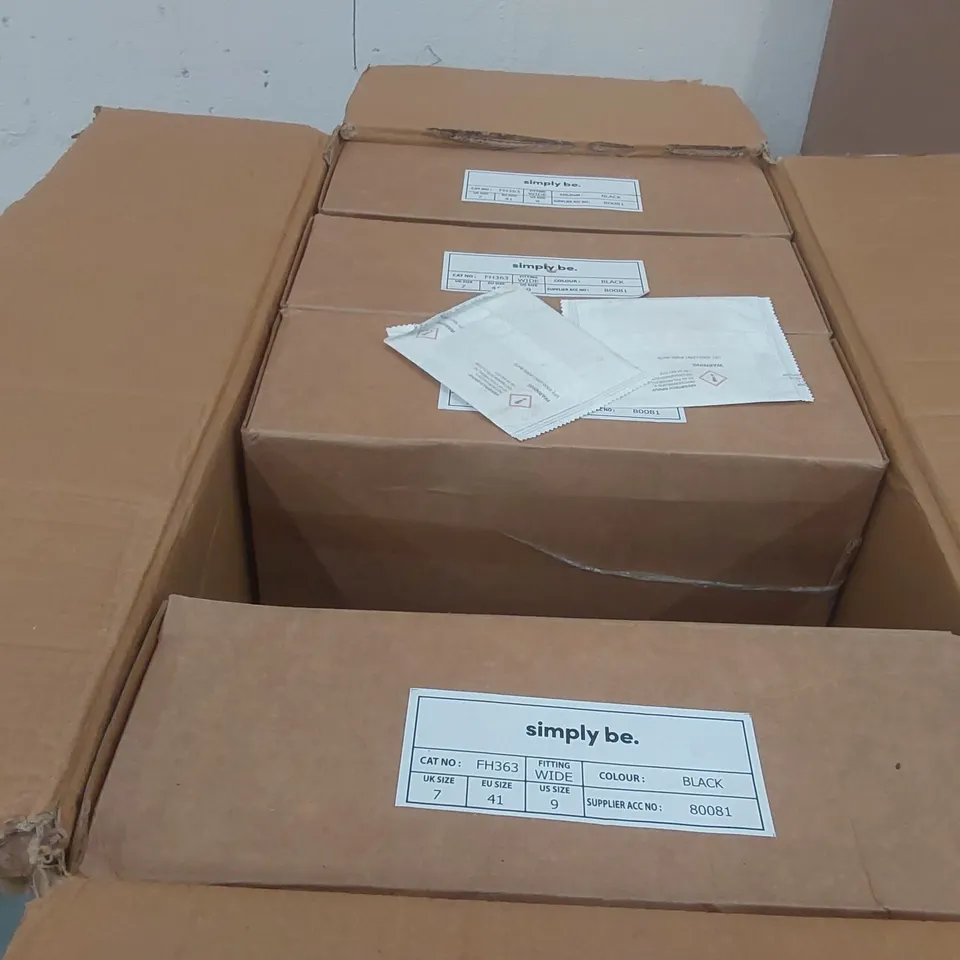 BOX CONTAINING APPROXIMATELY 5x BRAND NEW SIMPLY BE BLACK BREENER WIDE BOOTS - SIZE 7