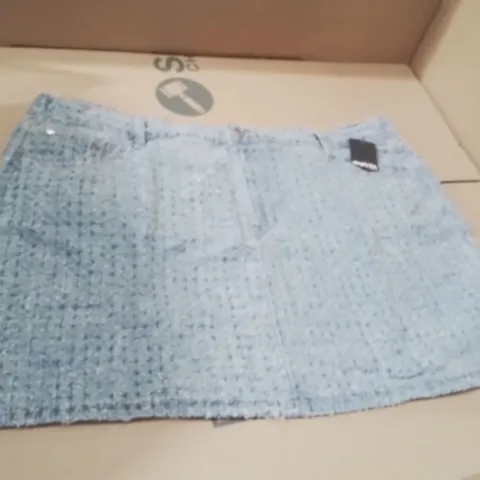 BOXED BRAND NEW APPROXIMATELY 17 SIMPLY BE DENIM SKIRT MID BLUE SIZE 24