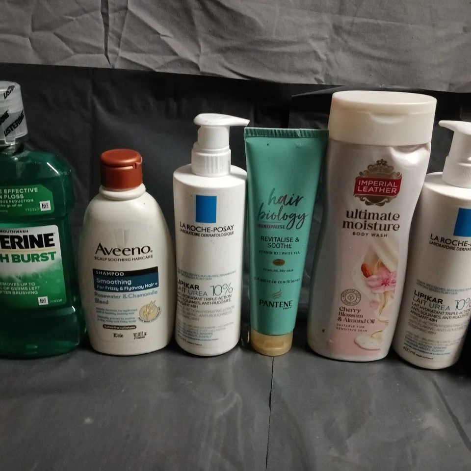 APPROXIMATELY 15 ASSORTED HEALTH & BEAUTY PRODUCTS TO INCLUDE IMPERIAL LEATHER, AVEENO AND MOUTHWASH