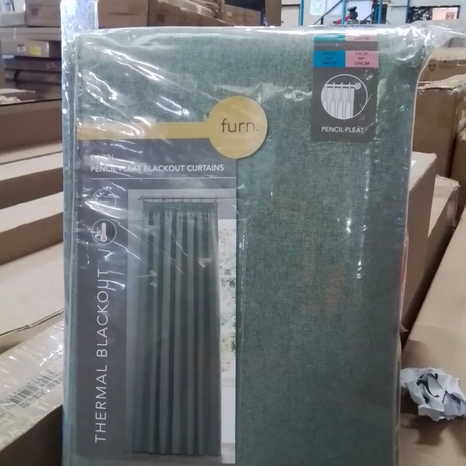 BAGGED DAWN PENCIL PLEAT BLACKOUT CURTAINS//90"×90"