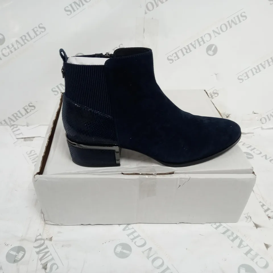 MODA IN PELLE LILITH VNAVY SUEDE ANKLE BOOT SIZE 5 - BOXED