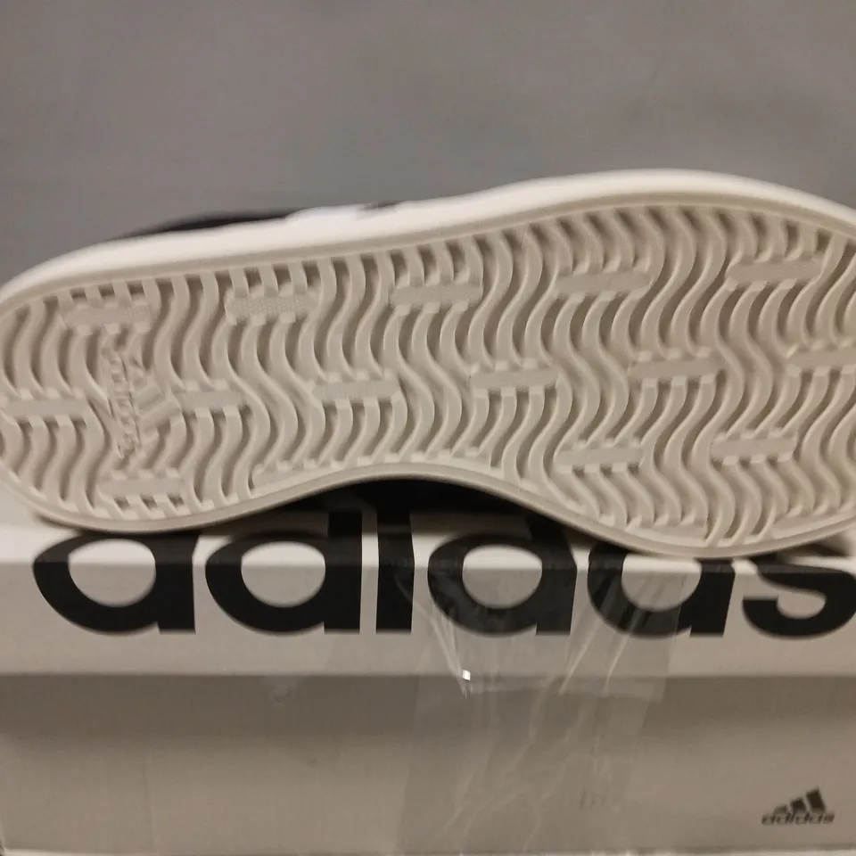 BOXED ADIDAS VL COURT 3.0 TRAINERS IN BLACK - SIZE 7