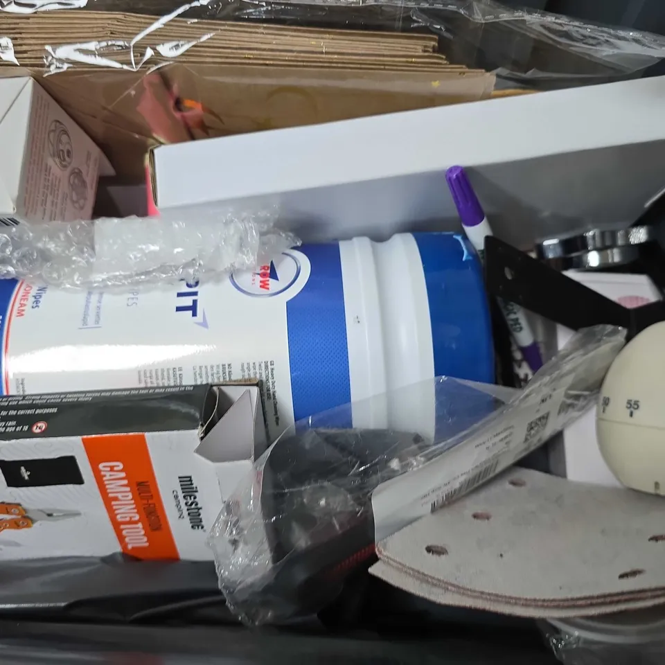 APPROXIMATELY 15 ASSORTED ITEMS TO INCLUDE - REFUSE SACKS , SET OF 4 SPOONS , ANGELUS BLACK ACRYLIC LEATHER PAINT ETC
