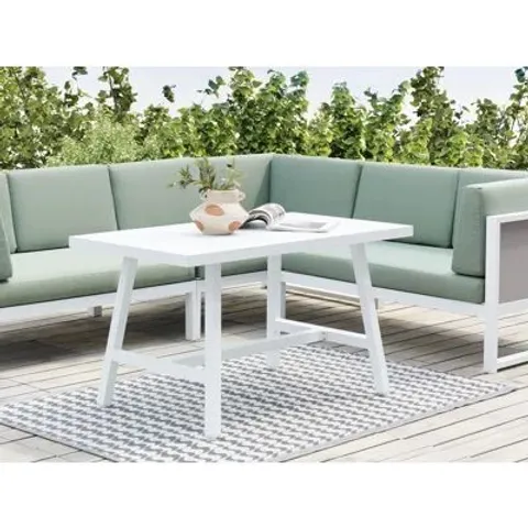 BOXED AVALYNE RECTANGULAR 4 -PERSON 47.2CM L OUTDOOR TABLE (1 BOX)