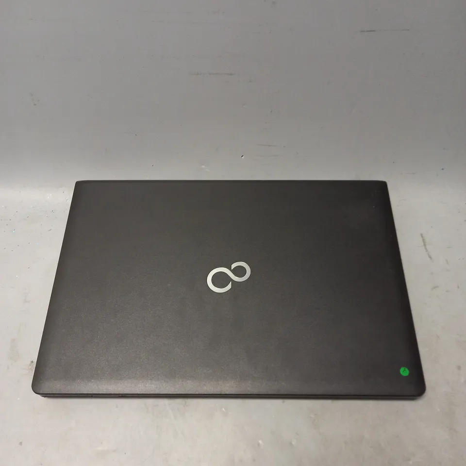 FUJITSU LIFEBOOK A555 LAPTOP IN BLACK