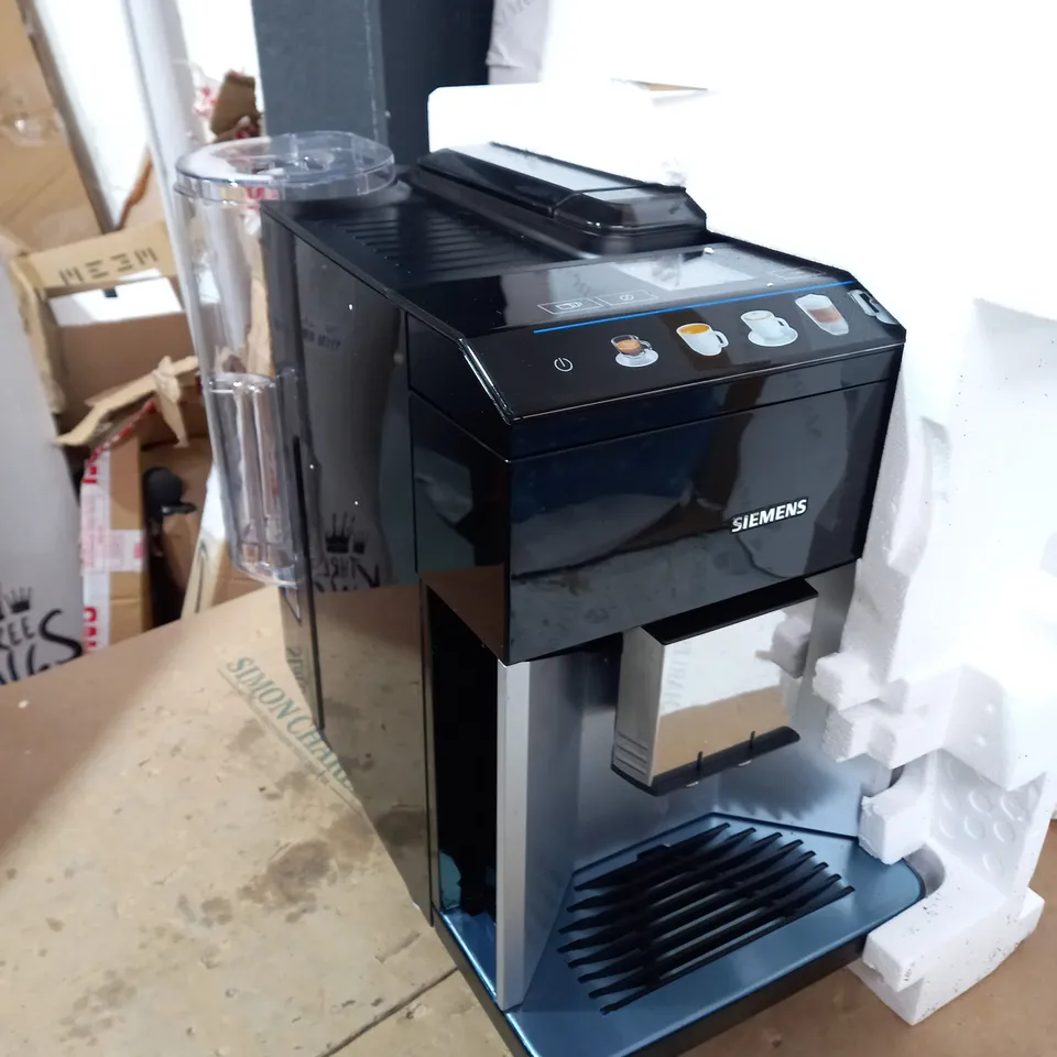 BOXED SIEMANS EQ500 COFFEE MACHINE RRP £599