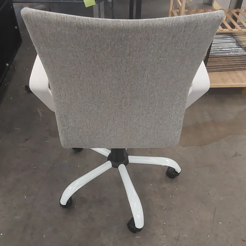 VINSETTO OFFICE SWIVEL CHAIR