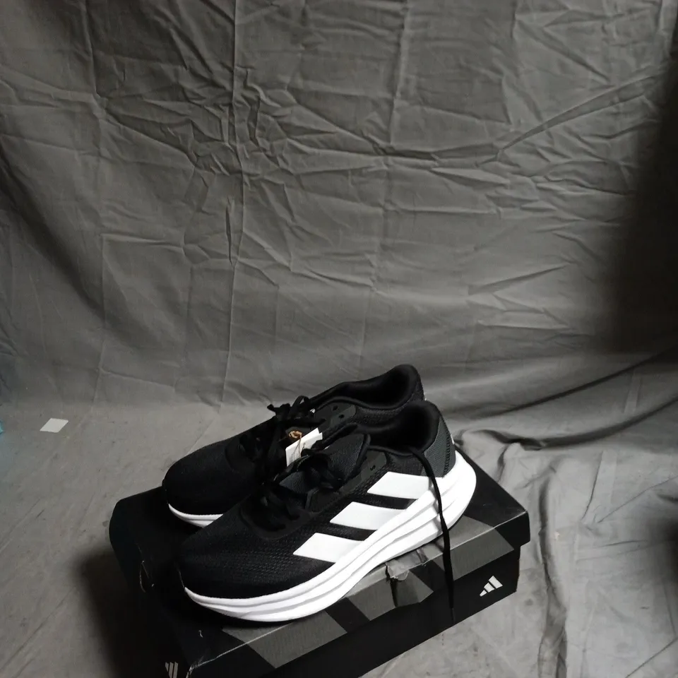 ADIDAS GALAXY 7 M TRAINERS – BLACK/WHITE, UK 8