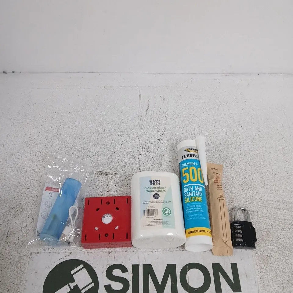 TOTE OF APPROXIMATELY 10 ASSORTED ITEMS INCLUDING A PADLOCK, ION8 STRAW  AND EVER BUILD EVERFLEX BATH AND SANITARY SILICONE