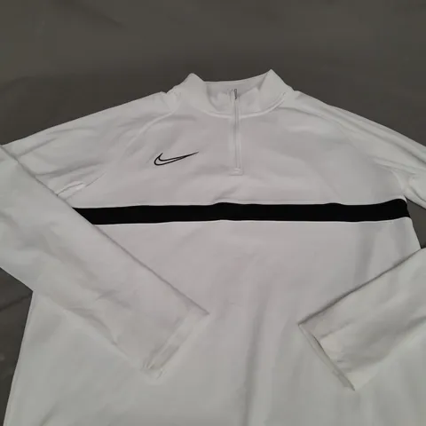 NIKE 1/4 ZIP TOP SIZE M