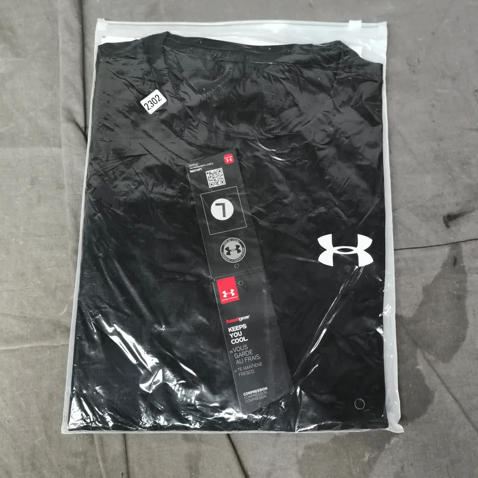 UNDER ARMOUR T-SHIRT IN BLACK SIZE LARGE