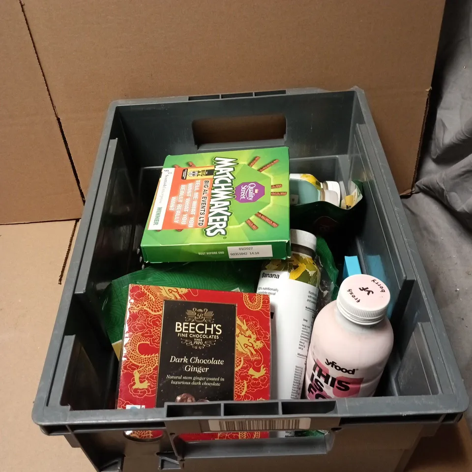 TOTE OF APPROXIMATELY 15 ASSORTED FOOD/DRINK ITEMS TO INCLUDE HUEL, BOL VANILLA POWER SHAKE, CHIA SEEDS 500G, MATCHMAKERS, BEECH'S DARK CHOCOLATE GINGER ETC