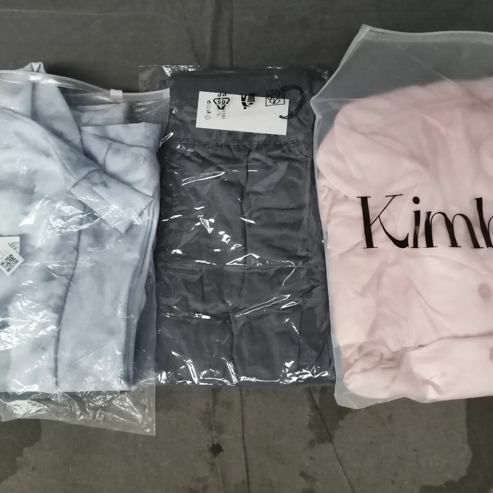 APPROXIMATELY 20 ASSORTED CLOTHING AND FASHION PRODUCTS IN VARIOUS STYLES AND SIZES - COLLECTION ONLY