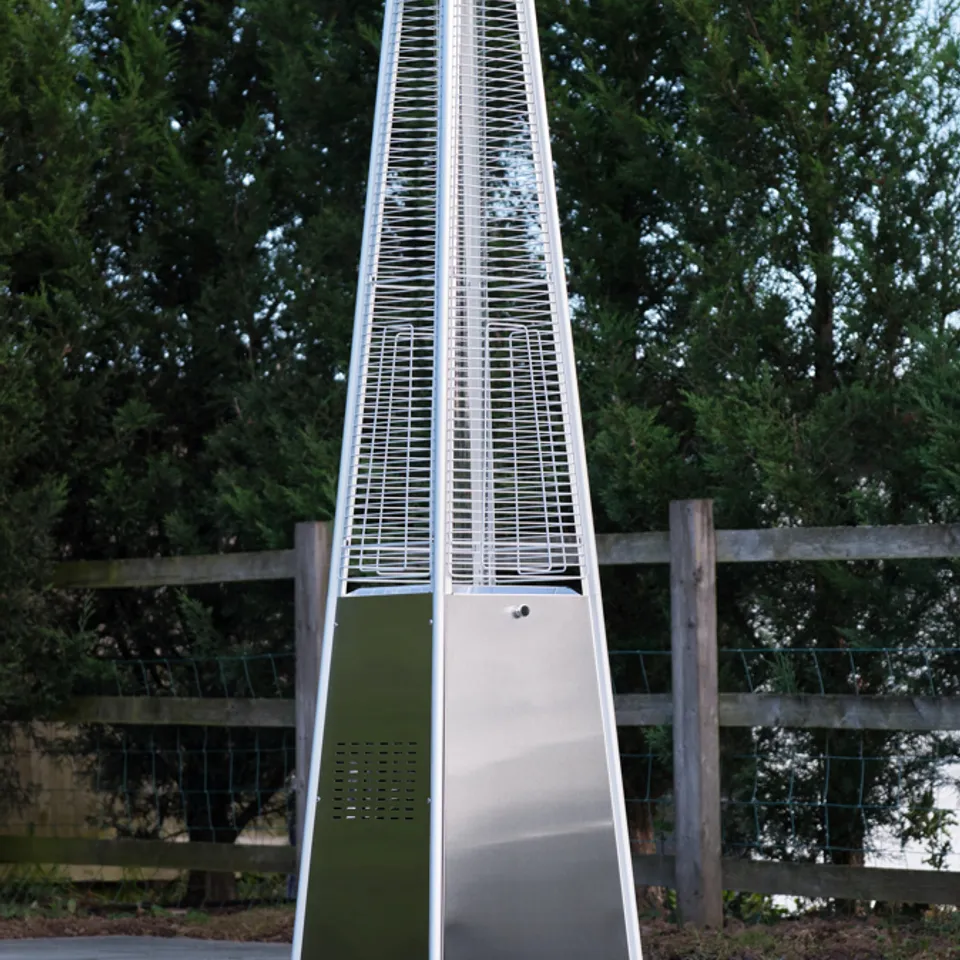 BRAND NEW BOXED PYRAMID GAS PATIO HEATER RRP £274