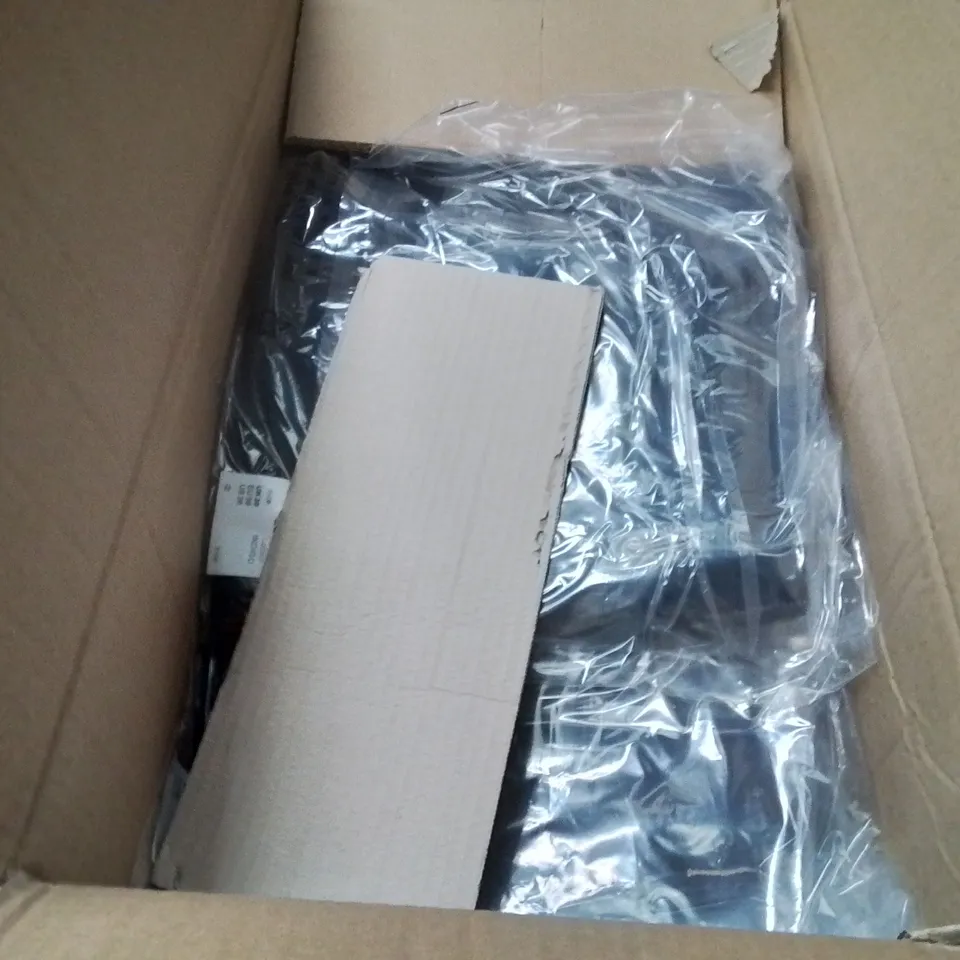 BOXED BRAND NEW APPROXIMATELY 14 JULIPA JEANS INDIGO SIZE 30