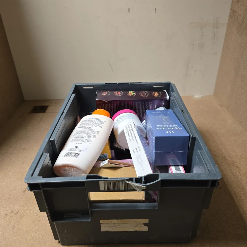 TOTE OF APPROXIMATELY 20 ASSORTED COSMETIC ITEMS TO INCLUDE CT+ EXTRA LIGHTENING LOTION, POLAR PURPLE HAIR DYE SHAMPOO, RICE WATER SHAMPOO, VEET, SURE, VASELINE GLUTA HYA ETC
