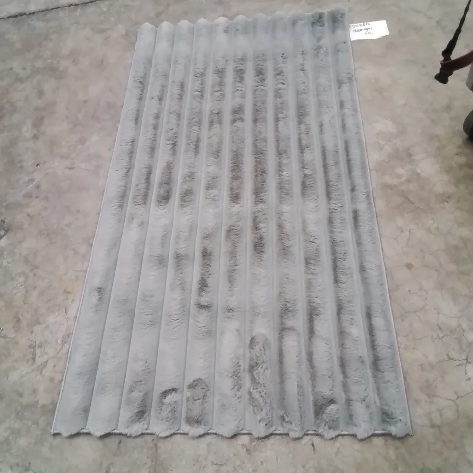 QUALITY DESIGNER AREA RUG - APPROXIMATELY 160X80CM