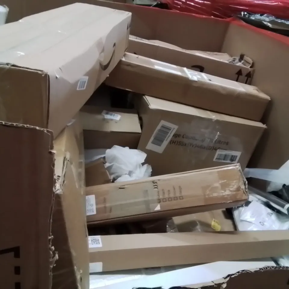 PALLET OF ASSORTED HOUSEHOLD GOODS AND PRODUCTS TO INCLUDE;DINING CHAIR,BABY CHANGING PAD,BACKPACK