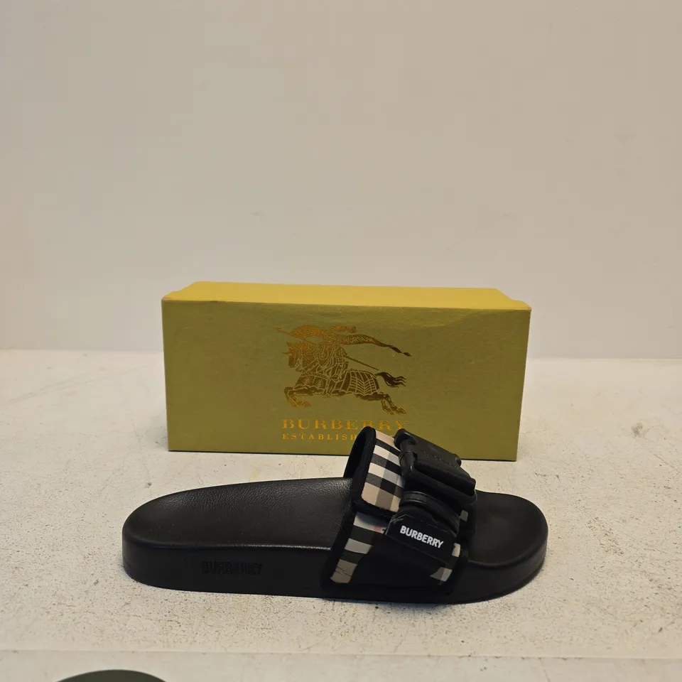BURBERRY SLIDES, MEN'S UK 10 (EU 43) – BLACK WITH CHECK STRAPS