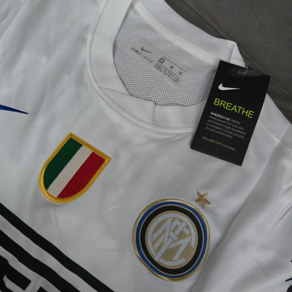 NIKE INTER MILAN AWAY FOOTBALL SHIRT COUTINHO 29 – WHITE - MEDIUM