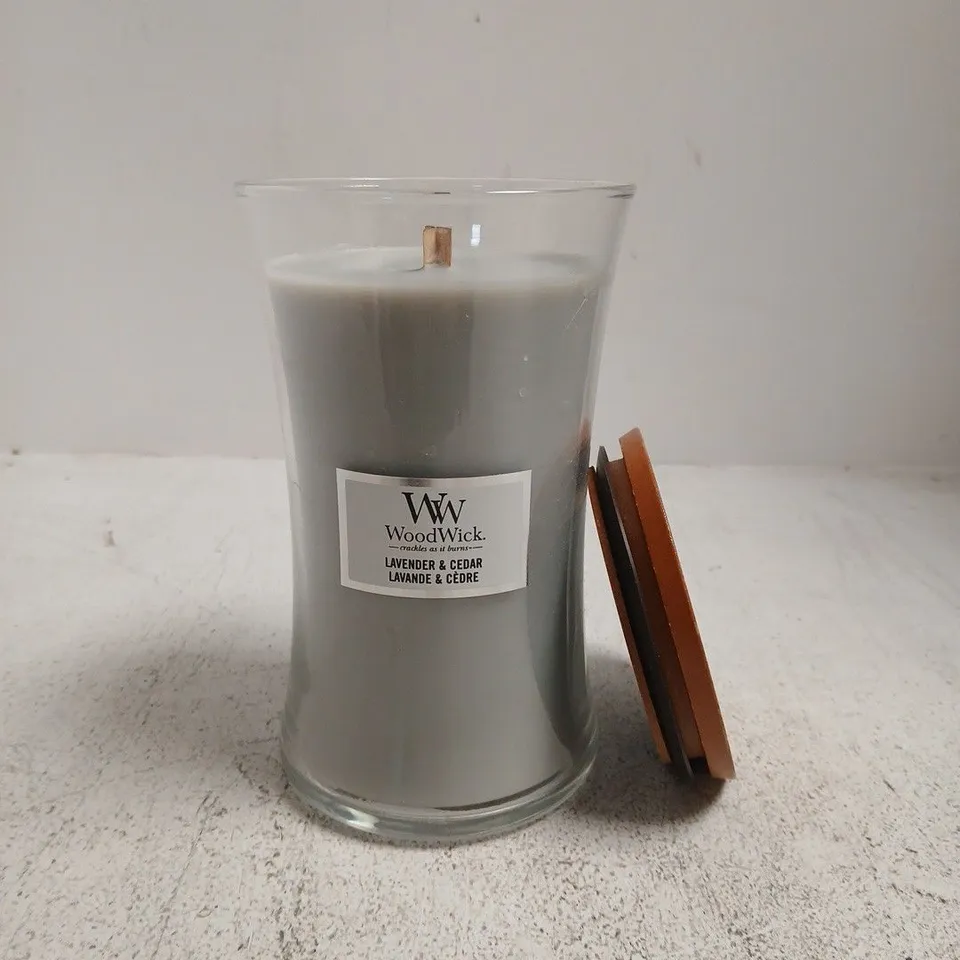 WOODWICK LAVENDER & CEDAR SCENTED CANDLE – JAR WITH WOOD WICK
