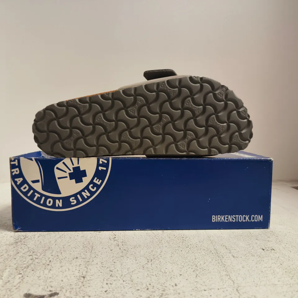 BOXED PAIR OF BIRKENSTOCK MADRID BIG BUCKLE SANDALS IN GREY SIZE UK 5
