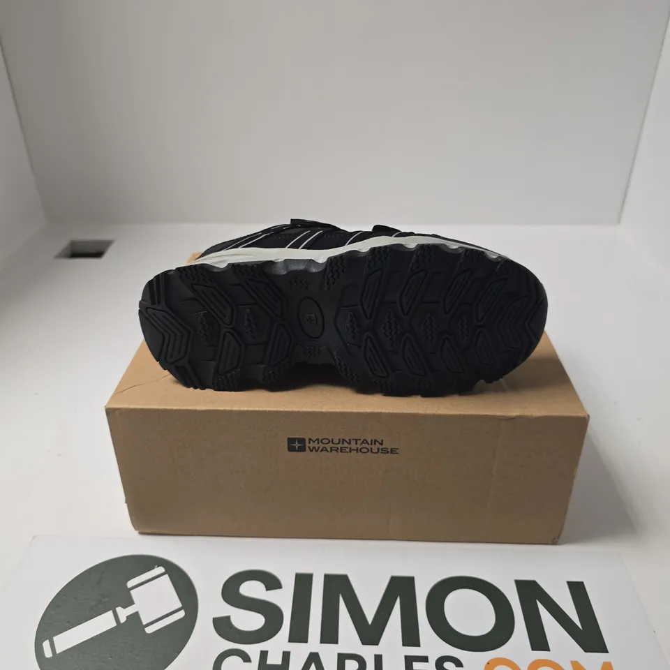 BOXED PAIR OF MOUNTAIN WAREHOUSE CANNONBALL KIDS ADAPTIVE WALKING SHOES IN BLACK - UK 3