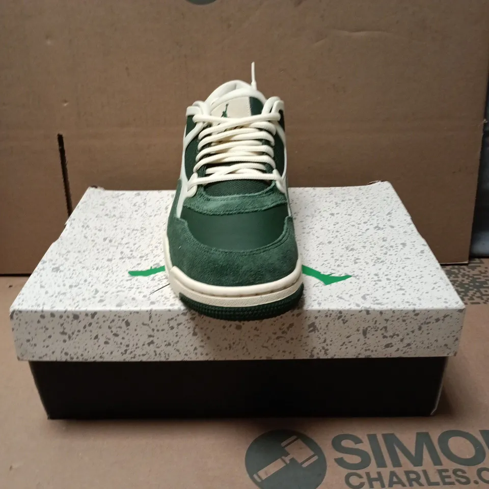NIKE WMNS AIR JORDAN 4 RM GREEN/WHITE – UK 7.5 (US 10)