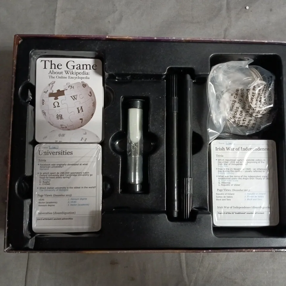 SPIN MASTER - THE GAME ABOUT WIKIPEDIA: THE ONLINE ENCYCLOPEDIA