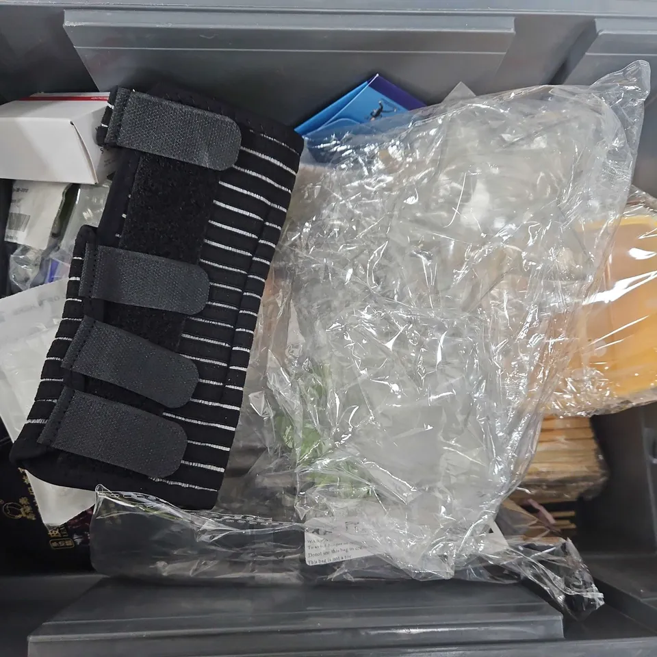 box of assorted home and accessories items to include - casno cup - bamboo tray - cutlery 