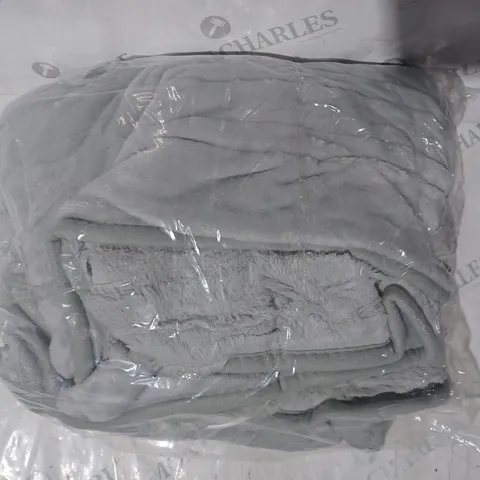 BOXED COZEE HOME HEATED BLANKET IN LIGHT GREY