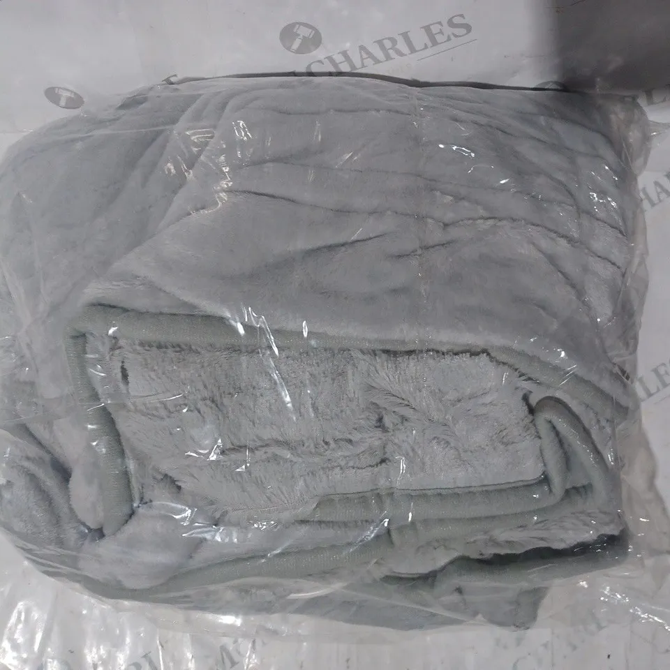 BOXED COZEE HOME HEATED BLANKET IN LIGHT GREY